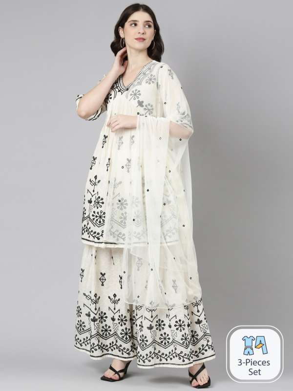 Ladies suit store ki kadhai