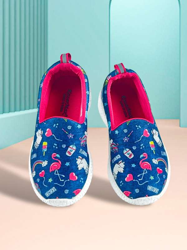 Little girl shop slip on shoes