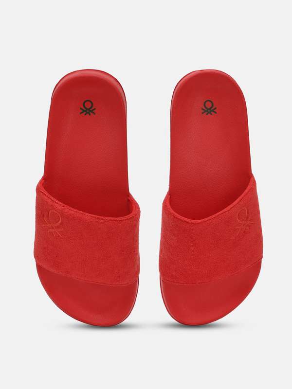 Benetton flip flops online hotsell