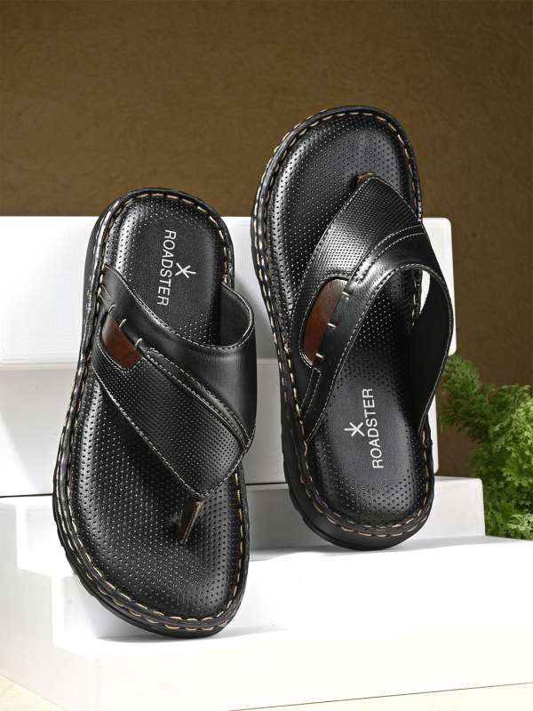 Roadster chappals store