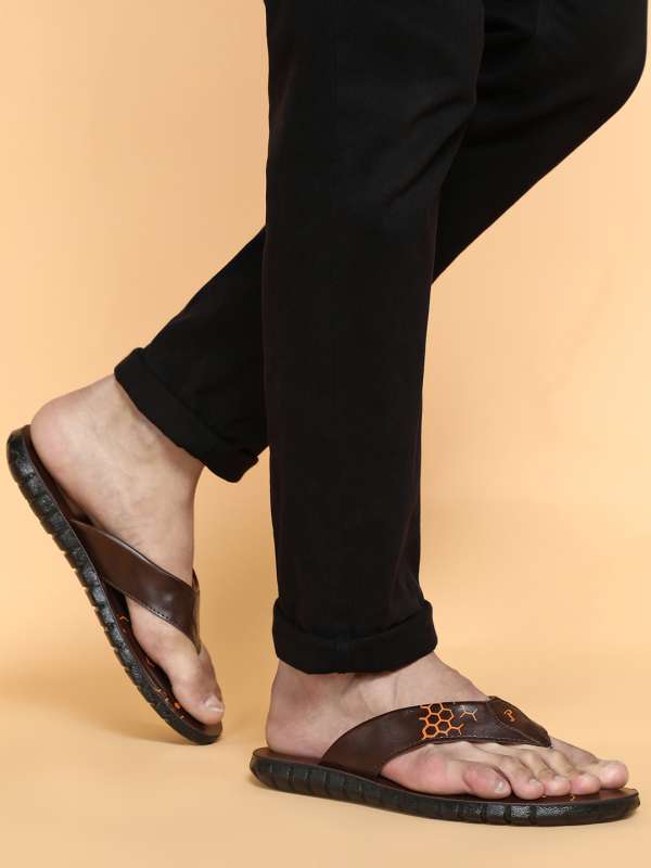 Buy Paragon Sandals At Up To 50 off on Myntra