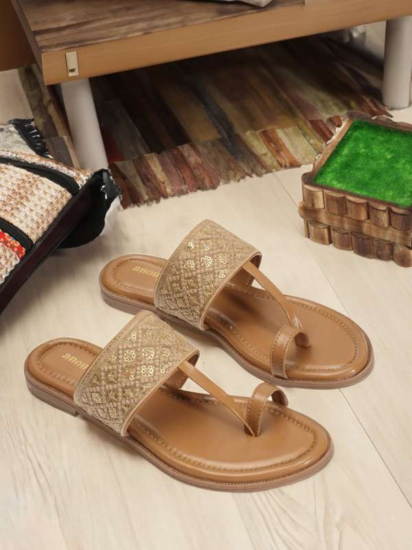 Anouk chappals deals