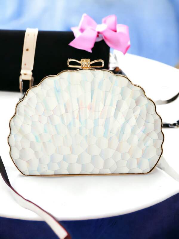 Share more than 73 shimmer sling bags latest - in.duhocakina