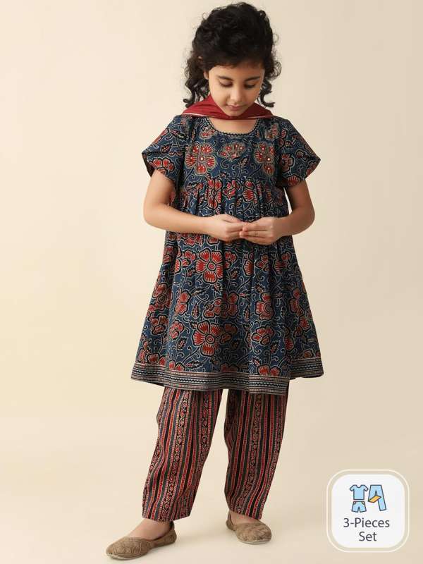 Fabindia deals churidar set