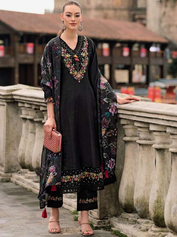 Black suit design for girl online