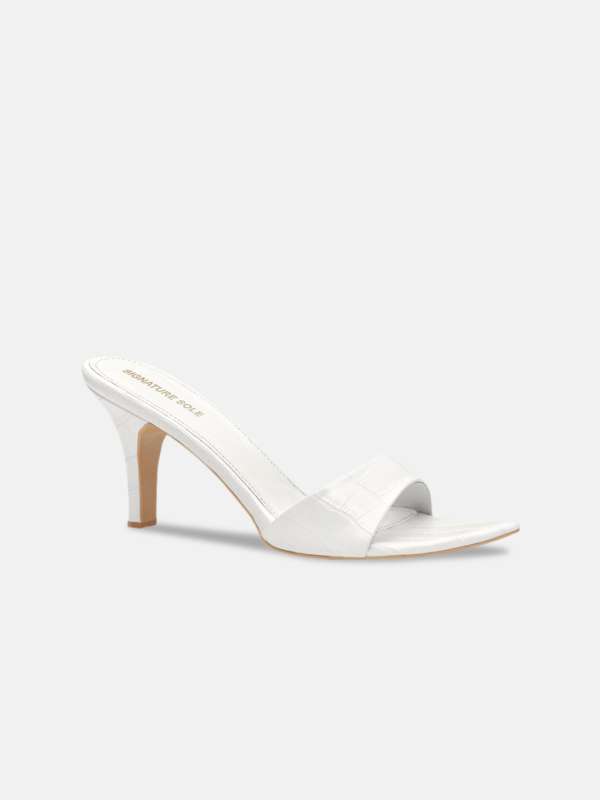 Signature sole footwear deals