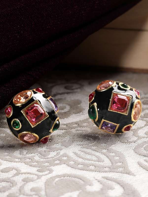 Ronaldo ear stud hotsell