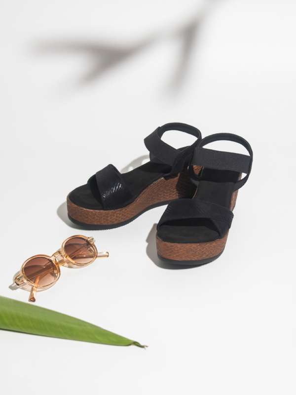 American eagle hotsell black wedges