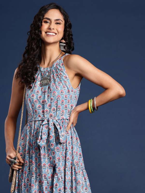 Taavi shop clothing websites
