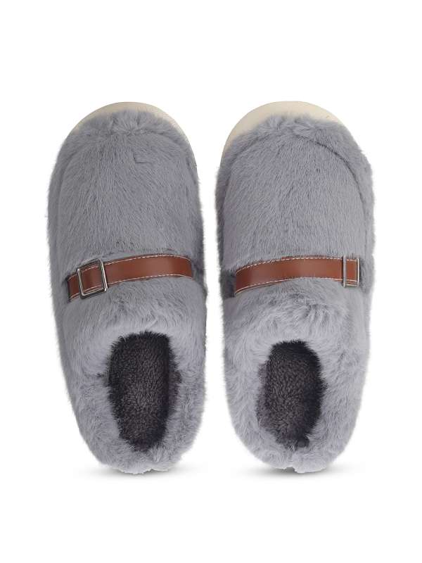 Fur slippers shop myntra