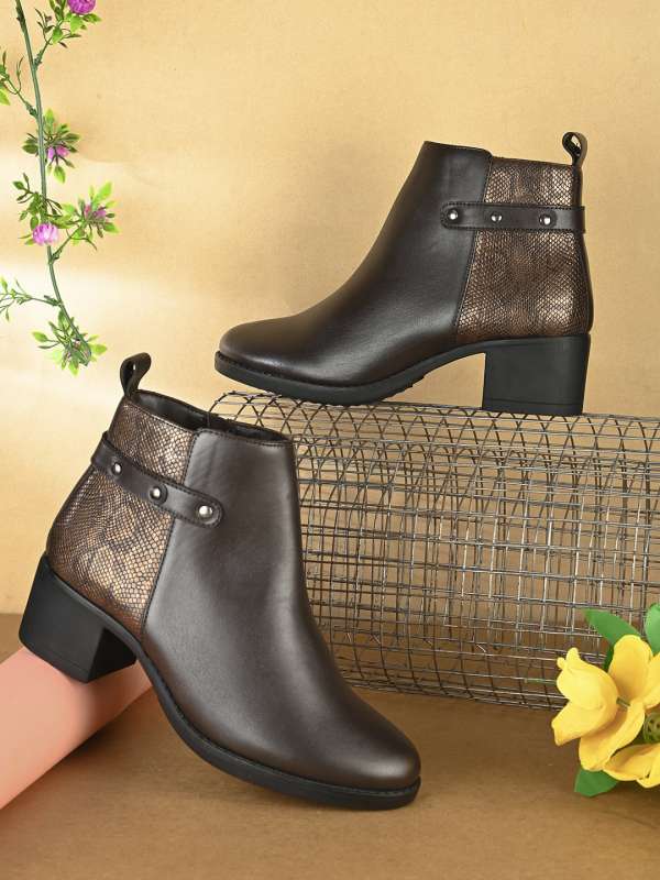 Lee cooper top boots myntra