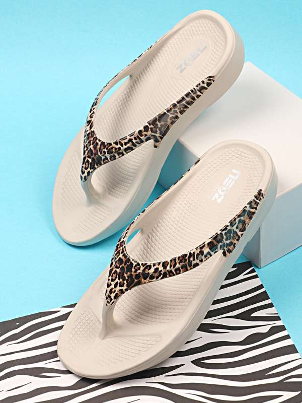 White flip top flops womens