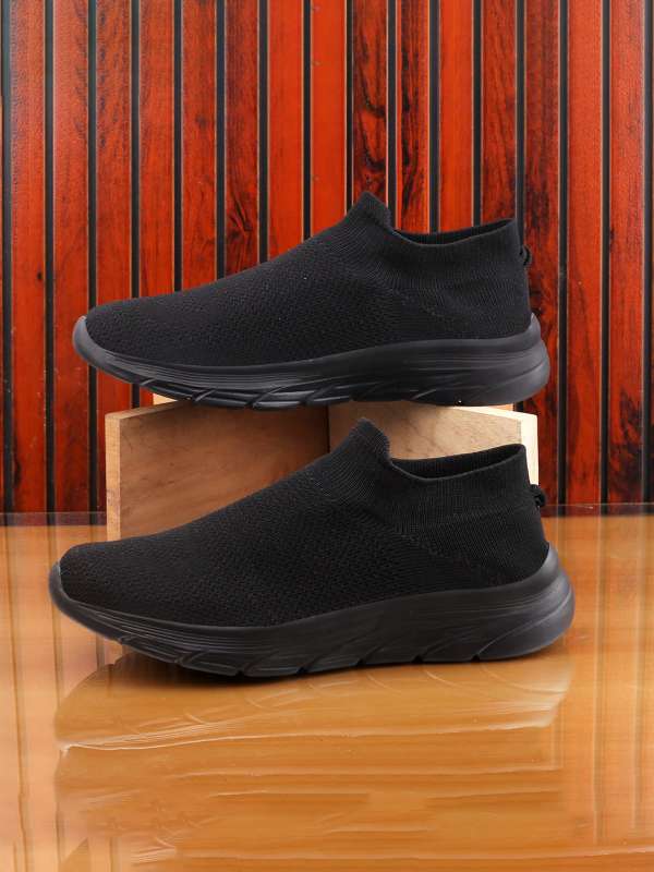 Branded sports shop shoes under 500