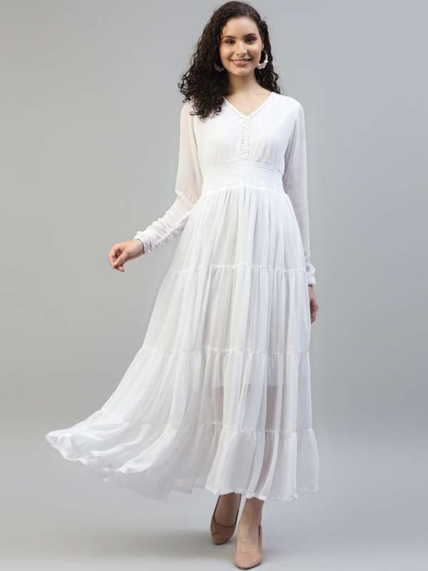 Ladies white clearance maxi dress