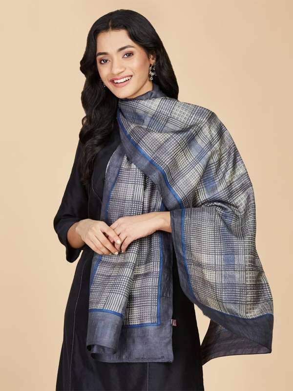 Silk stoles online deals
