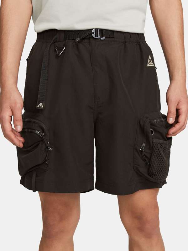 Short sales nike cargo
