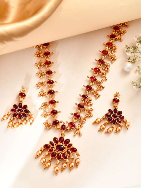 Double Cot Bed Sheets Comforters Jewellery Set Buy Double Cot Bed Sheets Comforters Jewellery Set online in India