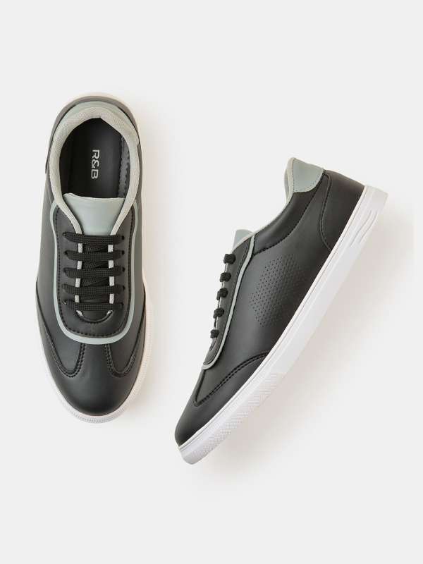 R and 2025 b shoes