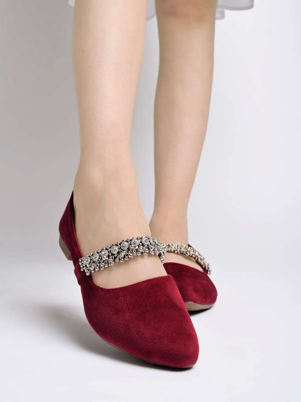 Flats Buy Womens Flats and Sandals Online in India Myntra