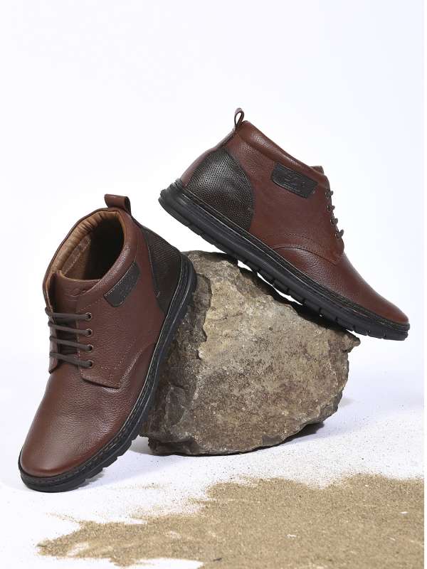 Buckaroo tan shoes top
