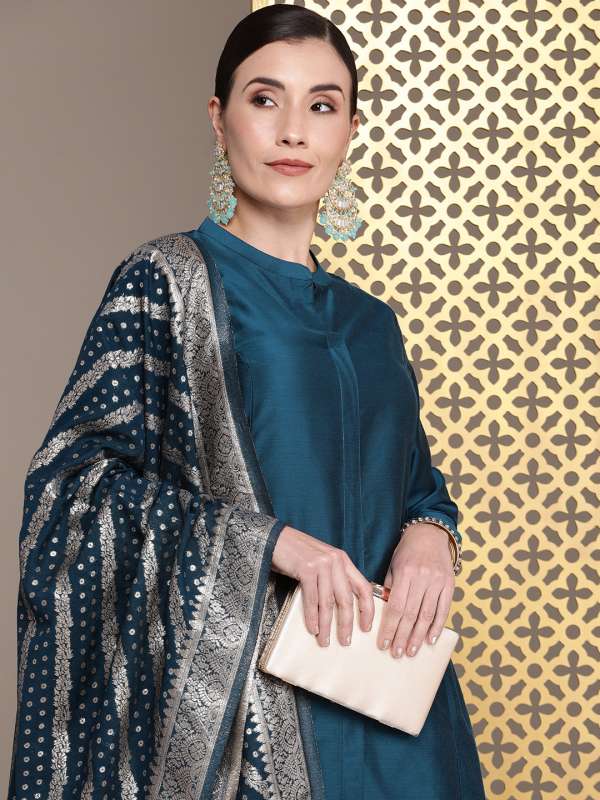 House of Pataudi Women Navy Blue Embroidered Kurta with Churidar & With  Dupatta - Absolutely Desi