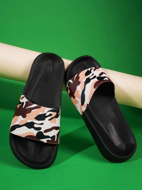 Nike camouflage sale flip flops