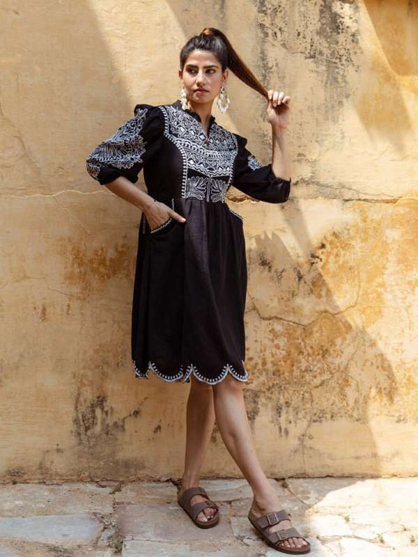 Myntra discount black gown
