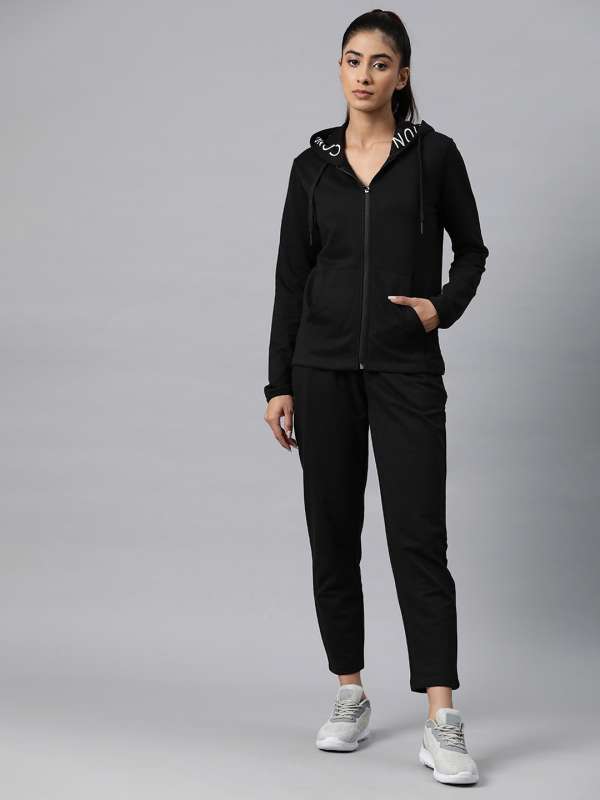 Nike jogging discount suits for women
