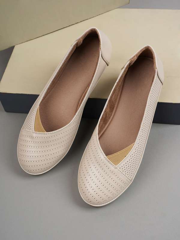 Cream store ballerina pumps