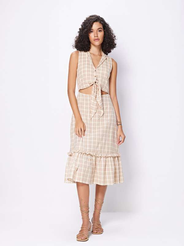 Cover story clearance dress myntra