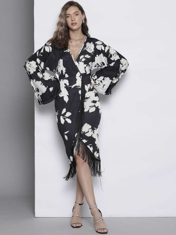 Boohoo dresses online store