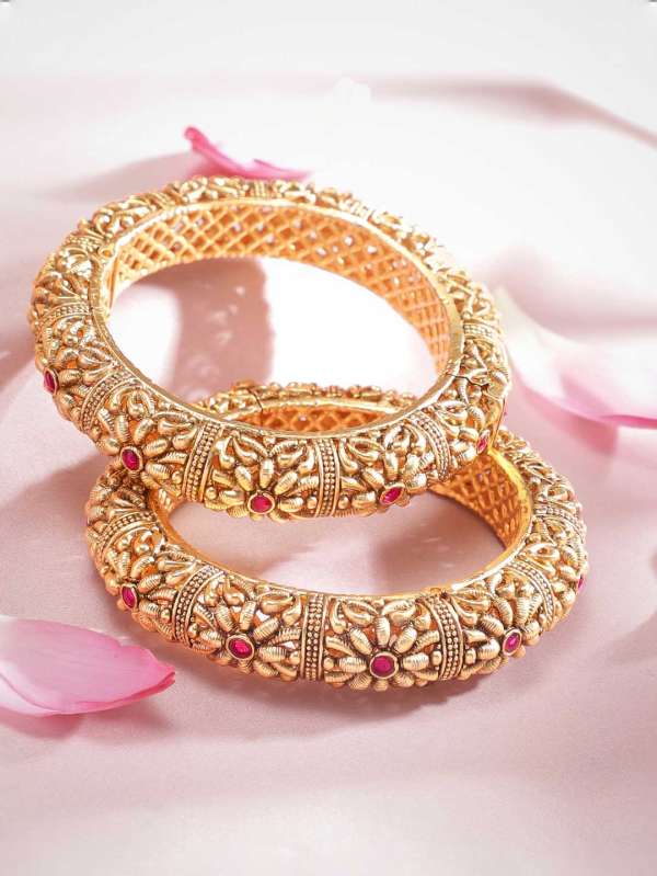 Artificial bangles store