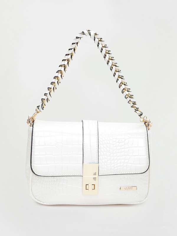 Code cheap handbags myntra