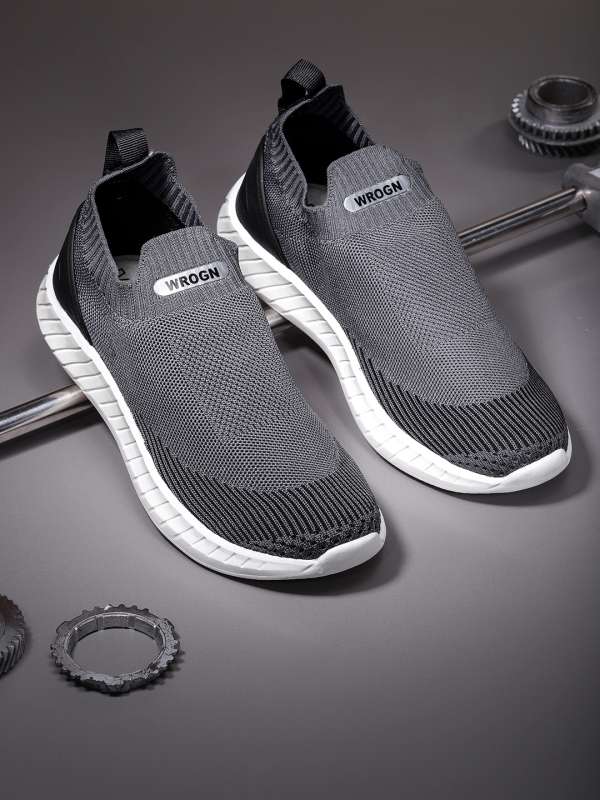 Wrogn slip on sneakers best sale