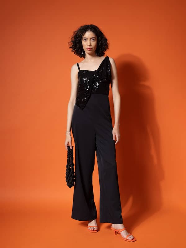 PrettyLittleThing Sequin Plunge Jumpsuit in Black | Lyst-calidas.vn