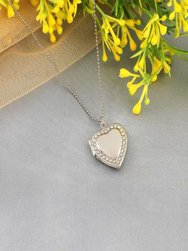 Photo locket sales pendant online india