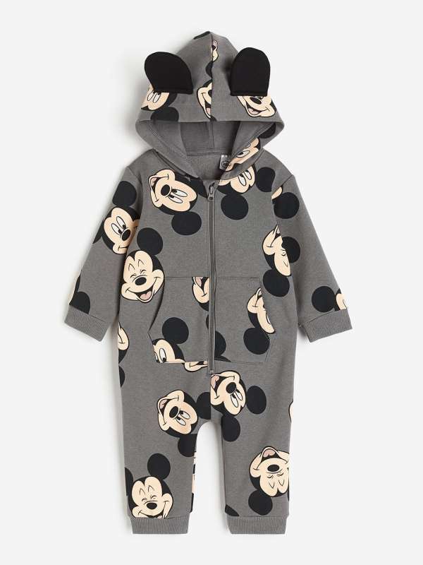 H and deals m pramsuit