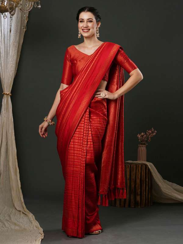 Red on sale saree myntra