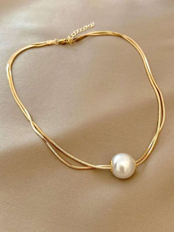 Vidrana White Pearl Choker Necklace Pearl Mother of Pearl Necklace Price in  India - Buy Vidrana White Pearl Choker Necklace Pearl Mother of Pearl  Necklace Online at Best Prices in India