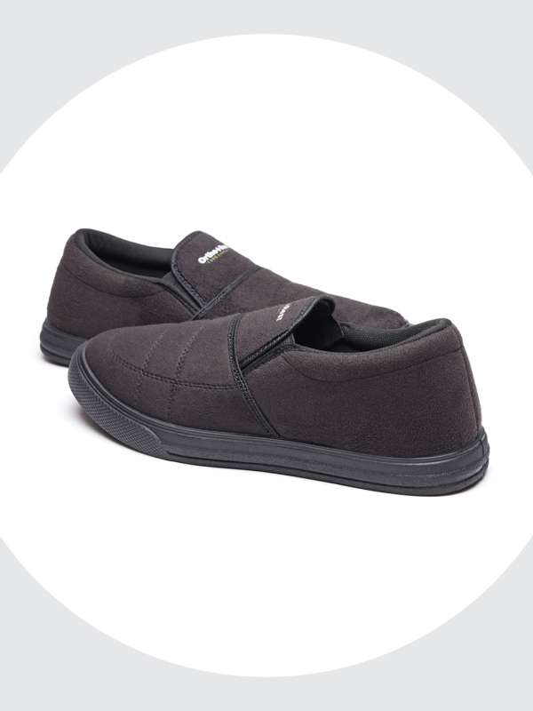 Orthotic slip outlet on sneakers