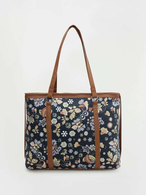 Max fashion handbags outlet
