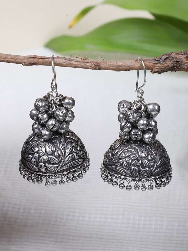 Pantaloons jewellery store