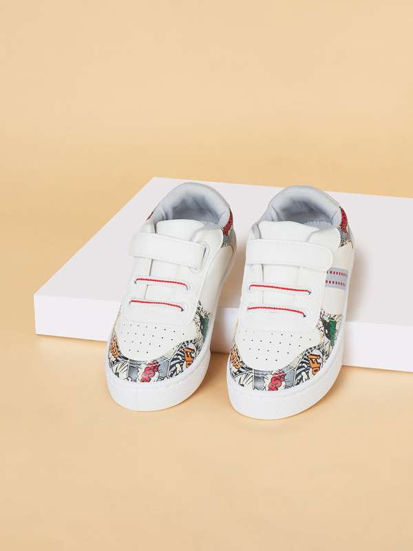Shoes deals in pantaloons