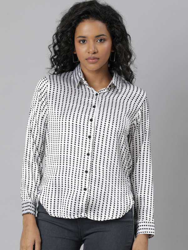 White shirt discount with black dots