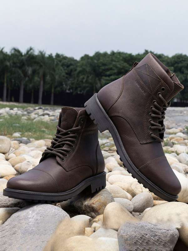Red tape clearance boots myntra