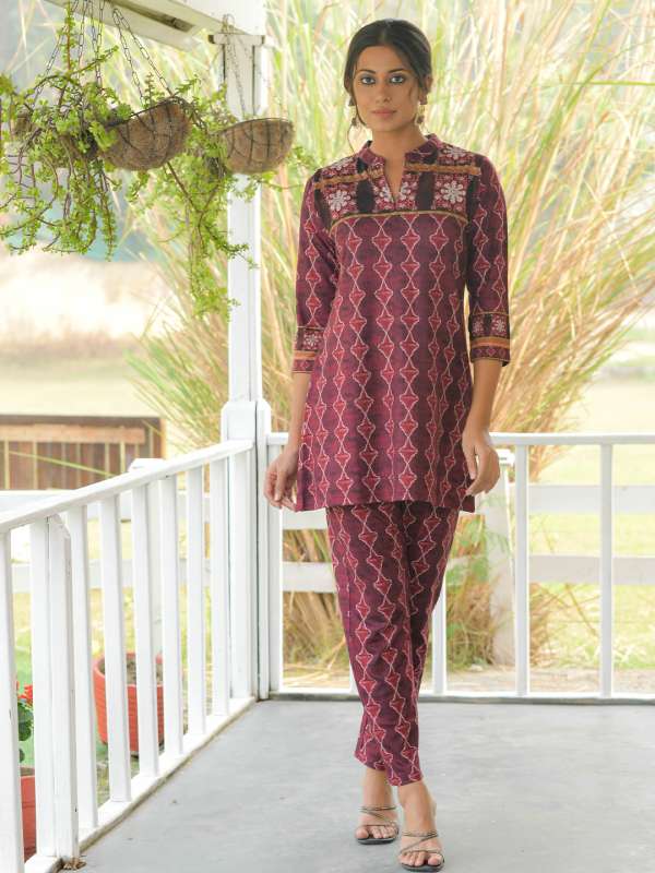 Idhu kurtis sale