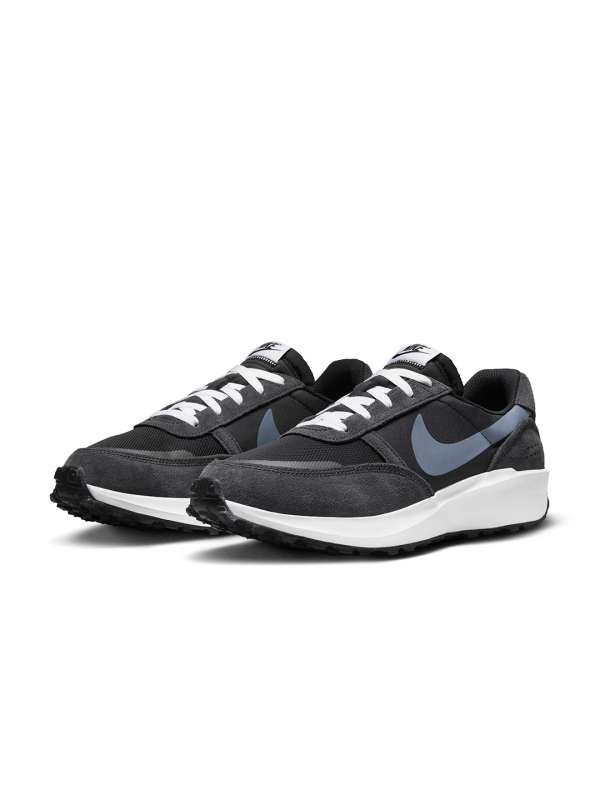 Nike borough mid black top