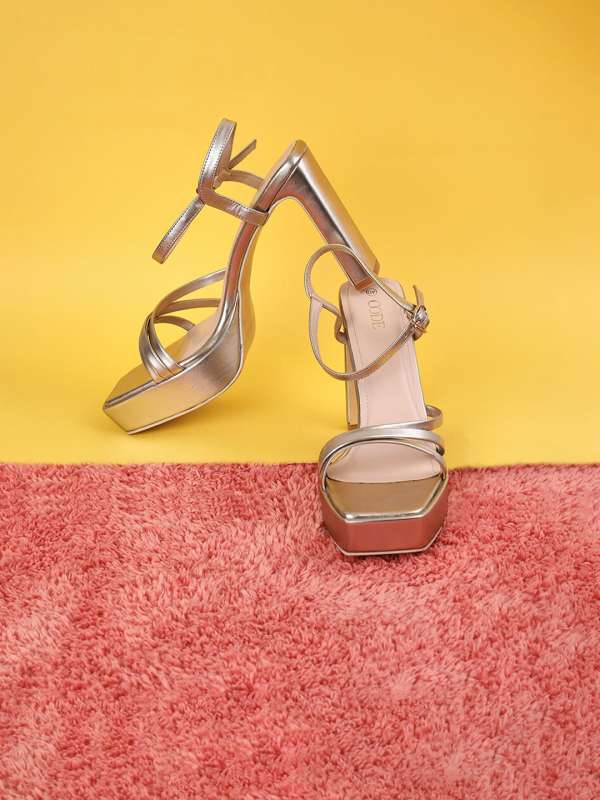 Sandals with on sale square front