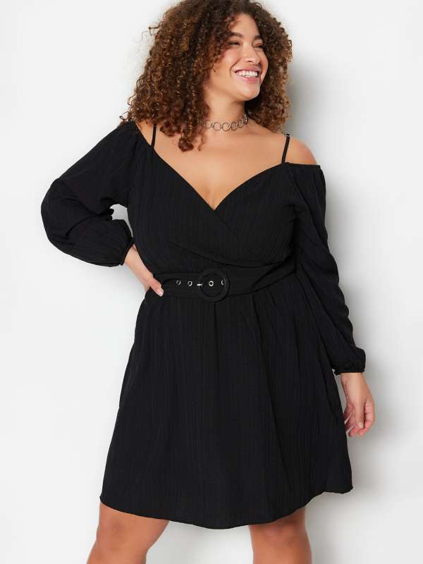 Inexpensive plus store size clothing