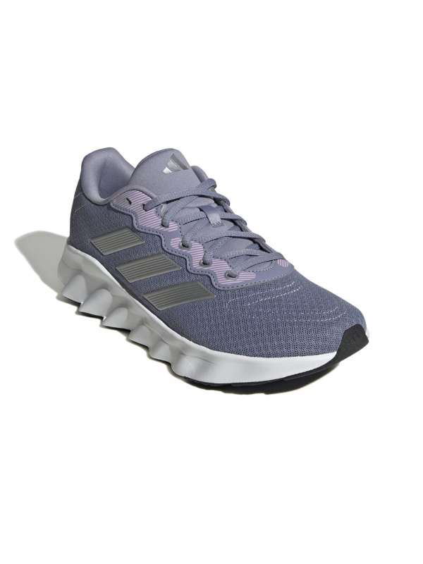 Adidas cheap alphabounce myntra